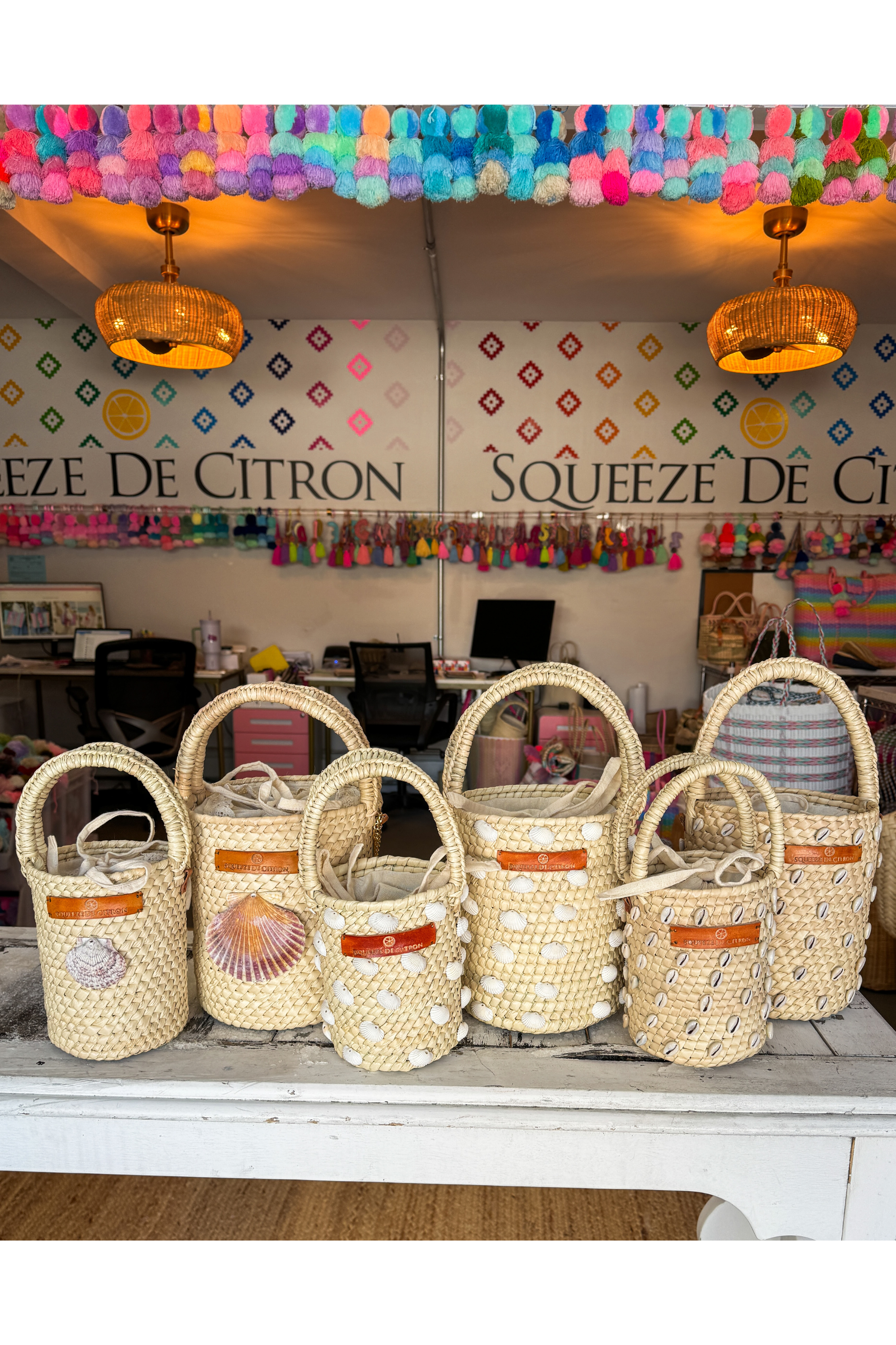 Scallop Palm Bucket Tote