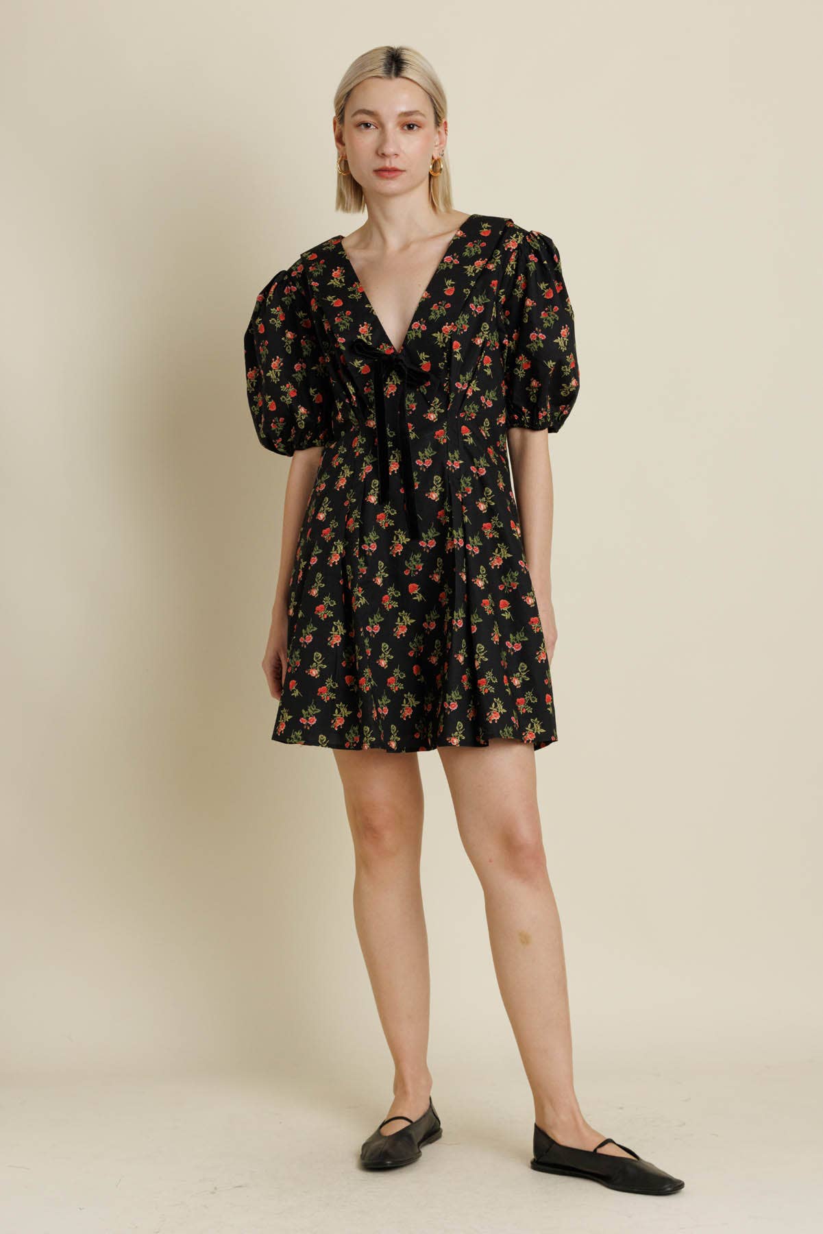 FLORAL COLLAR DRESS W/ VELVET TIE