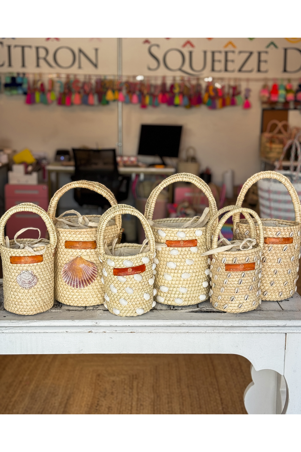 Scallop Palm Bucket Tote