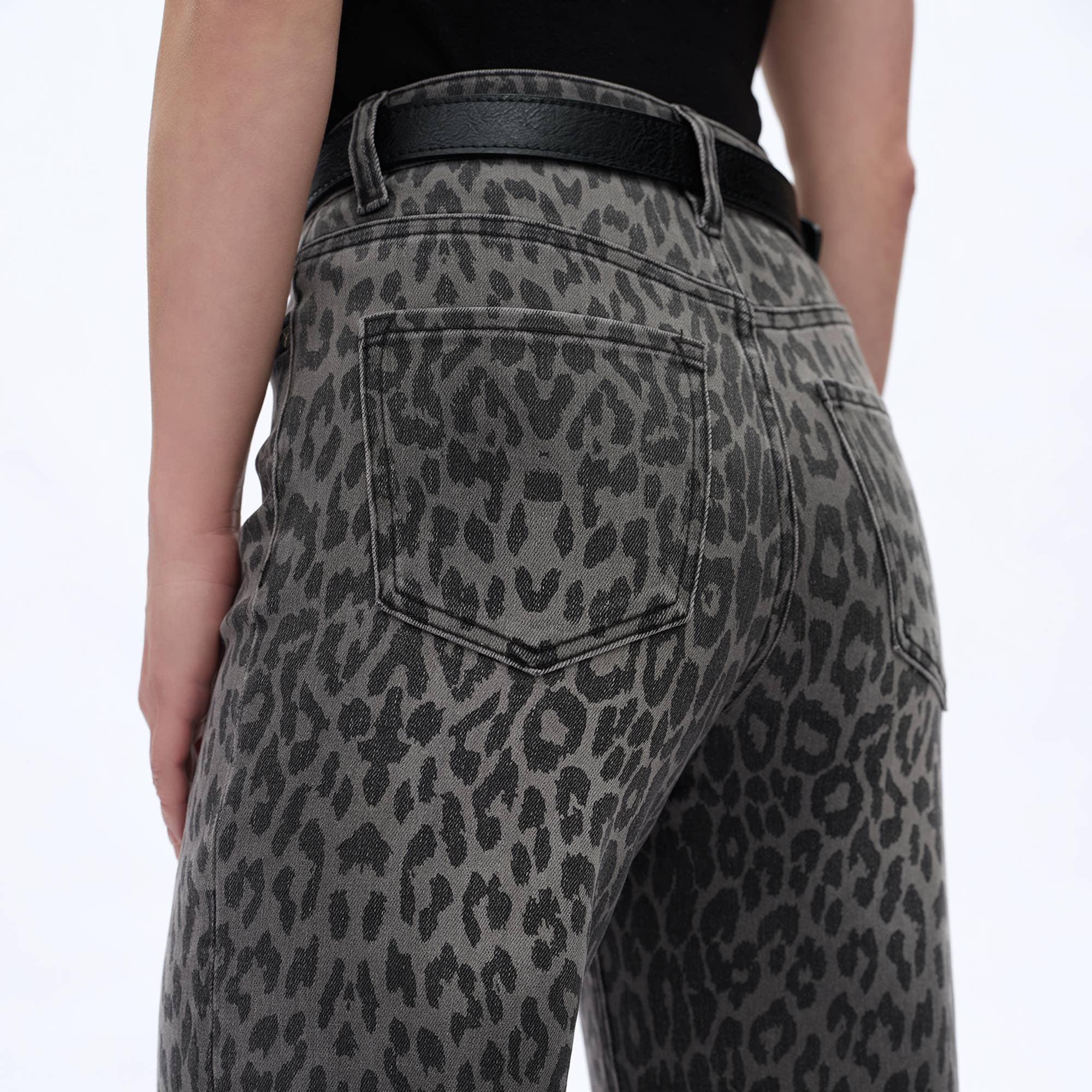 High Rise Leopard Print Wide Leg Pant (Finished Hem)