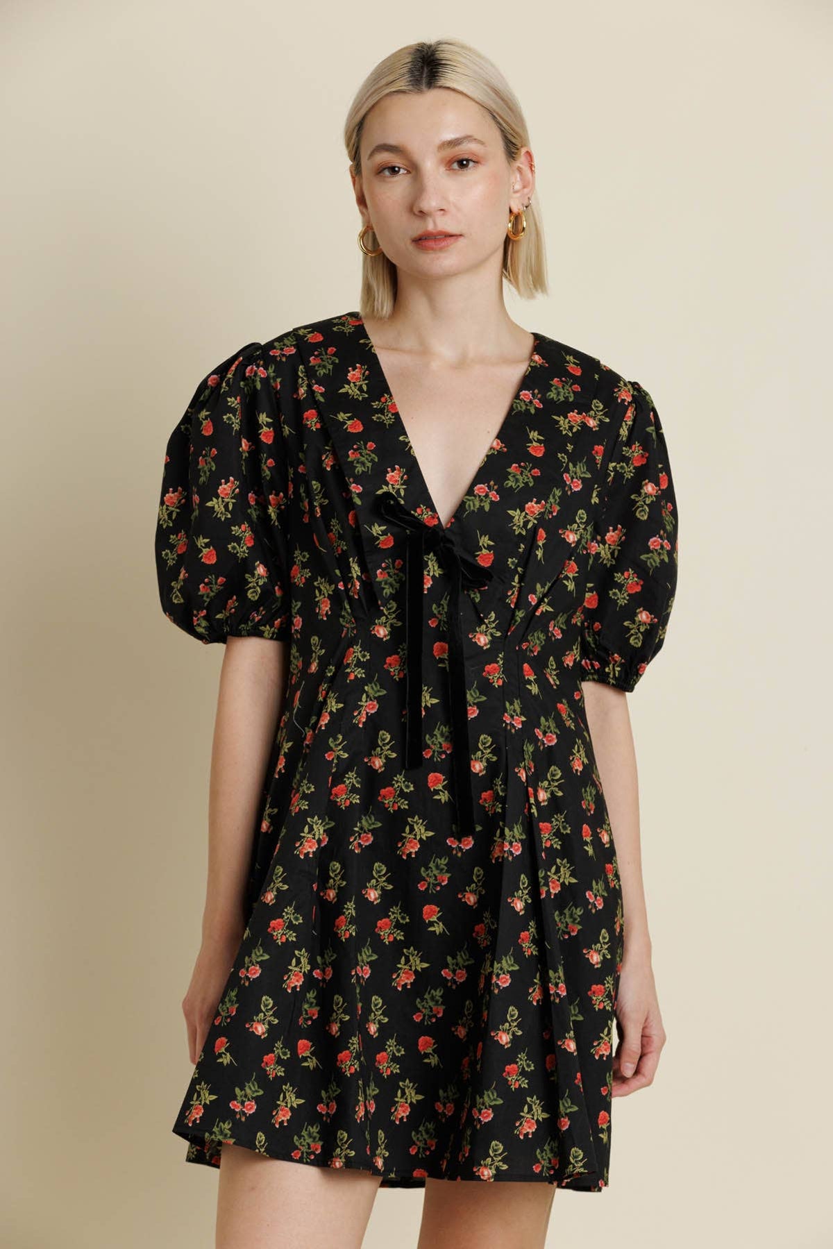 FLORAL COLLAR DRESS W/ VELVET TIE