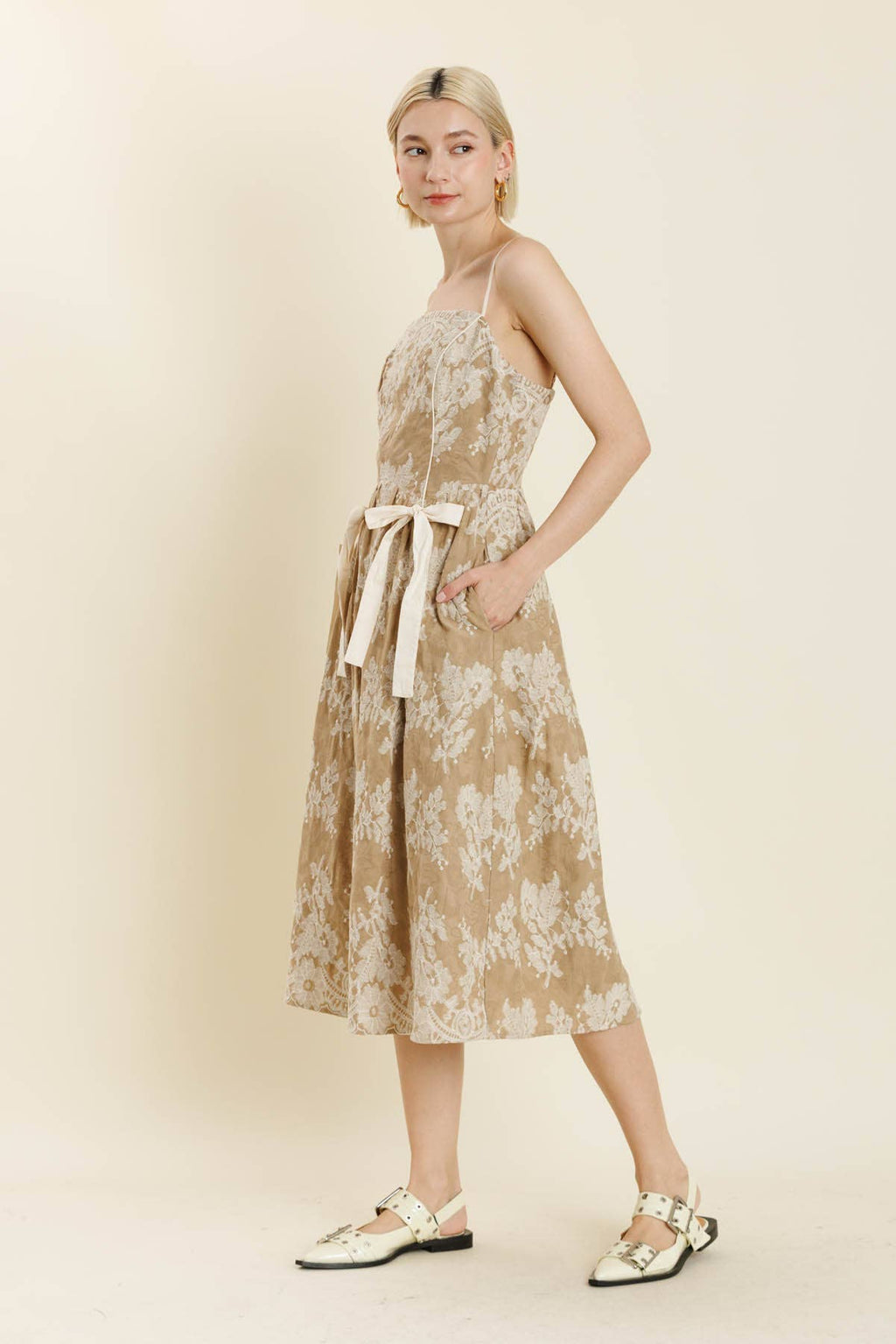 EMBROIDERED MIDI DRESS W/ TIES
