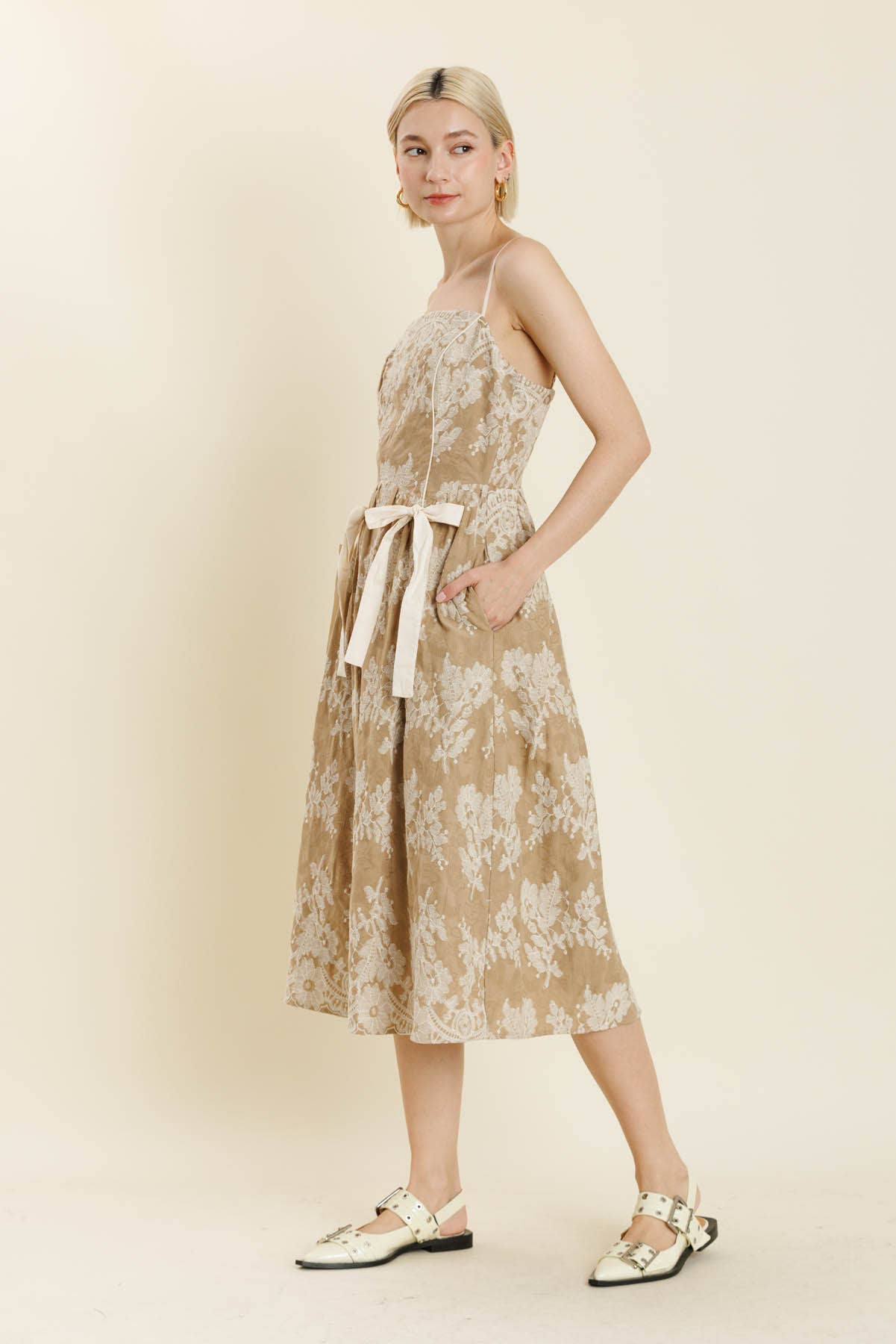 EMBROIDERED MIDI DRESS W/ TIES