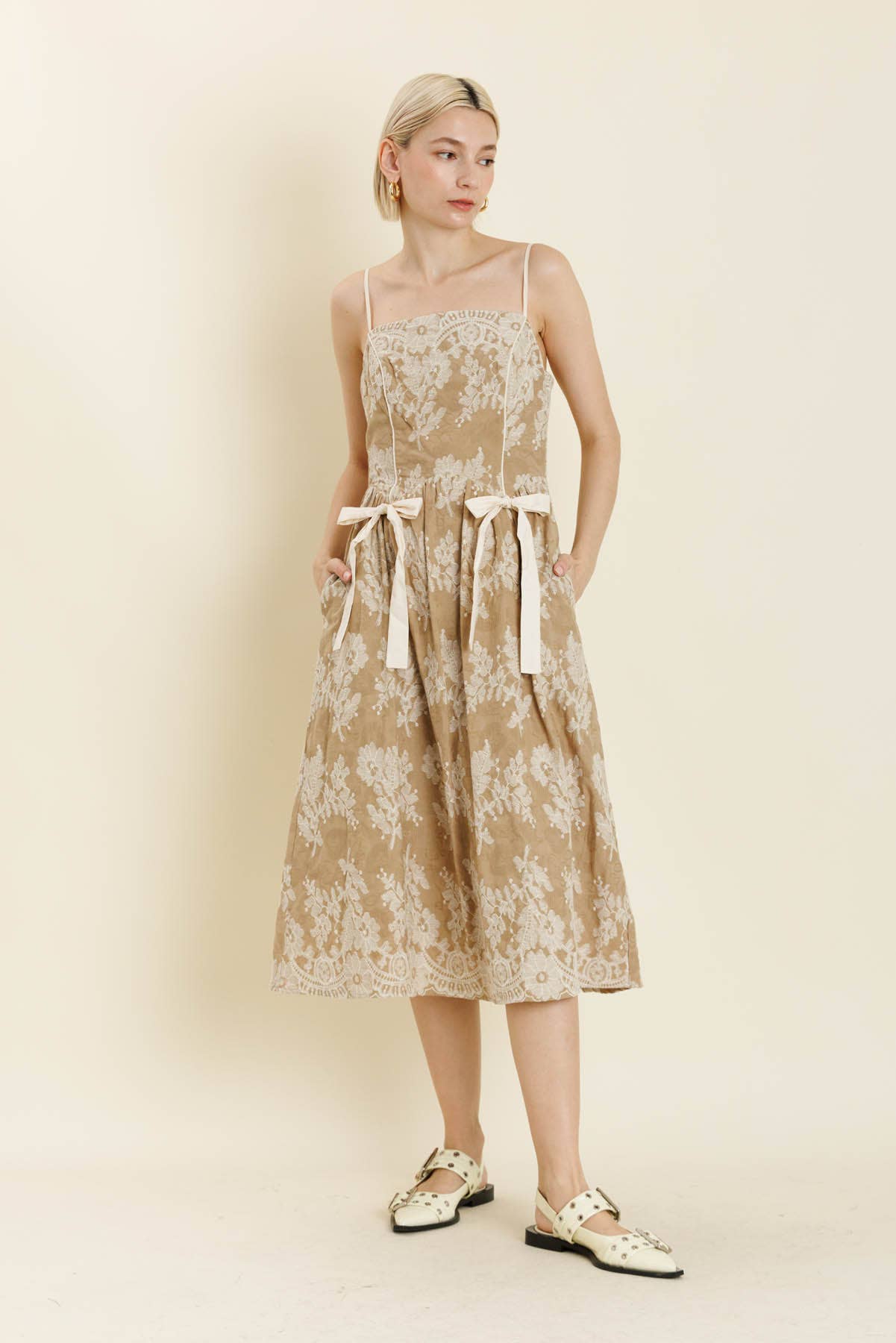 EMBROIDERED MIDI DRESS W/ TIES