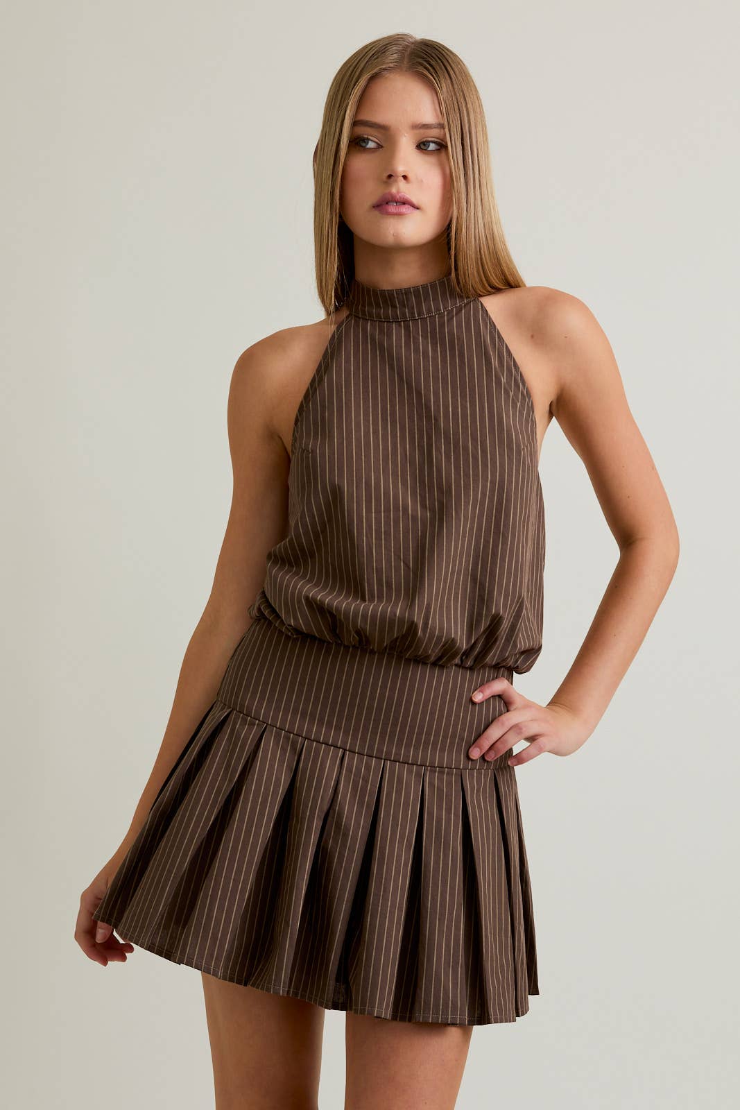 HALTER NECK LINE DETAIL PLEATED MINI DRESS