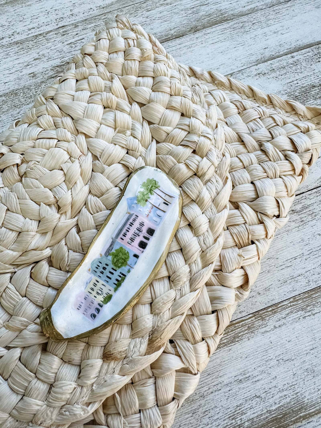 Rainbow Row Oyster Shell Clutch
