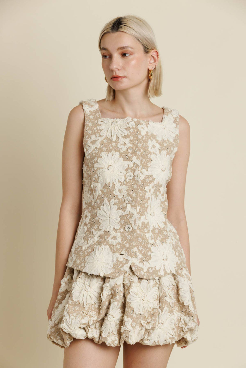 EMBROIDERED BUBBLE HEM MINI
