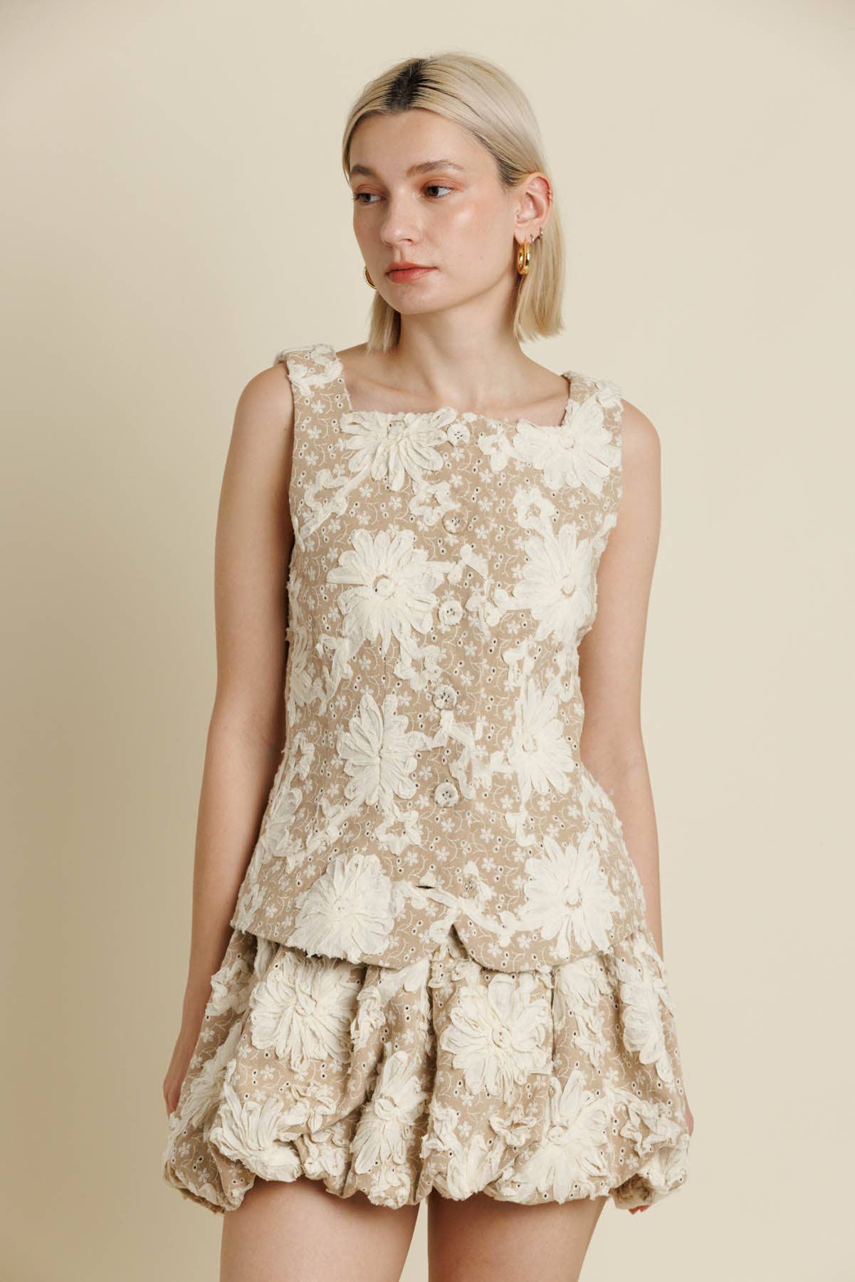 EMBROIDERED BUBBLE HEM MINI