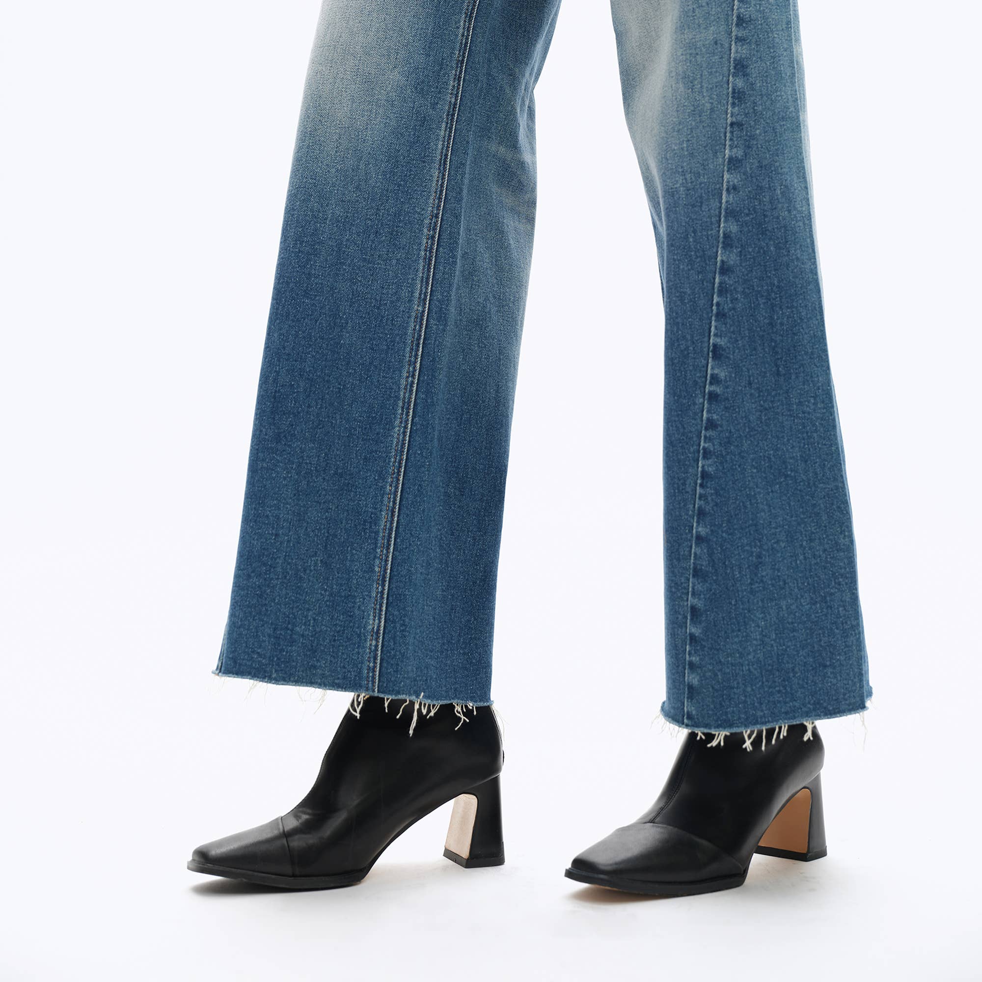HIGH RISE WIDE LEG DENIM JEANS WITH RAW HEM