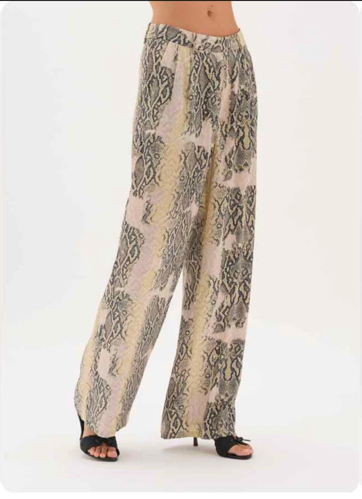 Nile Python Mikel Pant